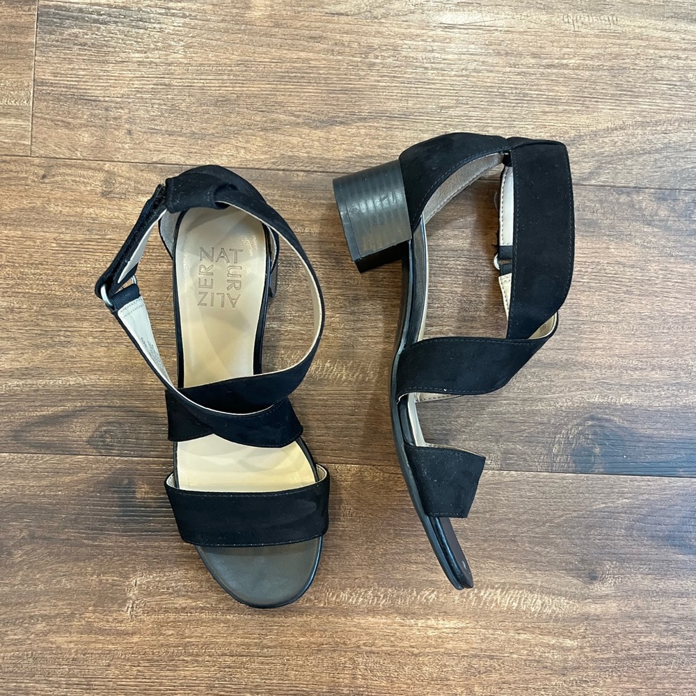 Black wedge heel